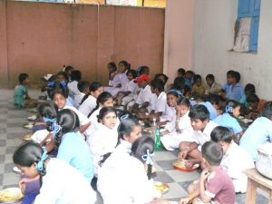 Akshaya-Patra-School-Lunch-Program