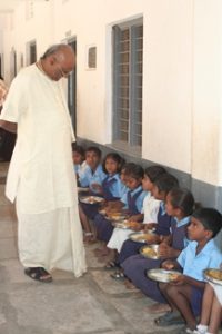 Madhu_Pandit_Dasa_Akshay_Patra_Children